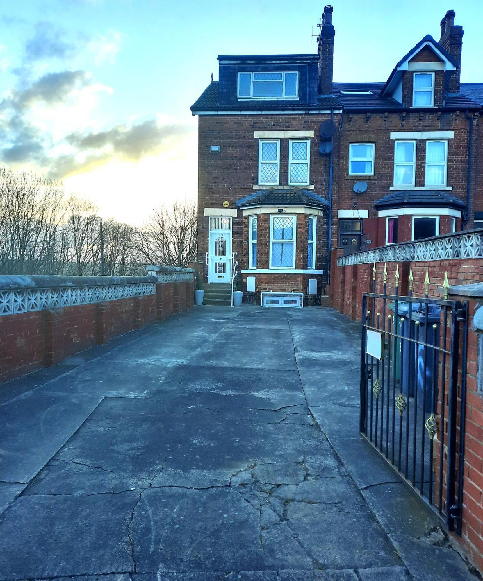 Home In Woodhouse, Leeds,Free 4 Car Parking,Free Wifi Λιντς Εξωτερικό φωτογραφία